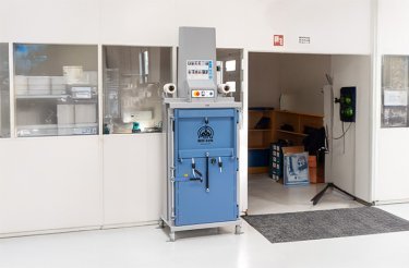 E119-sähköinen-pahvi-ja-muovi-paalain-mil-tek-03